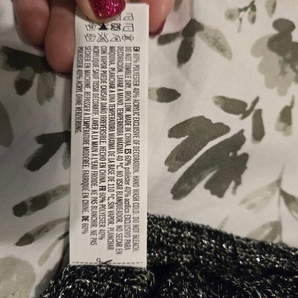 Endless Rose Cold Shoulder black sweater shoulder cut out Sold on Revolve Sz Lg - Picture 10 of 10